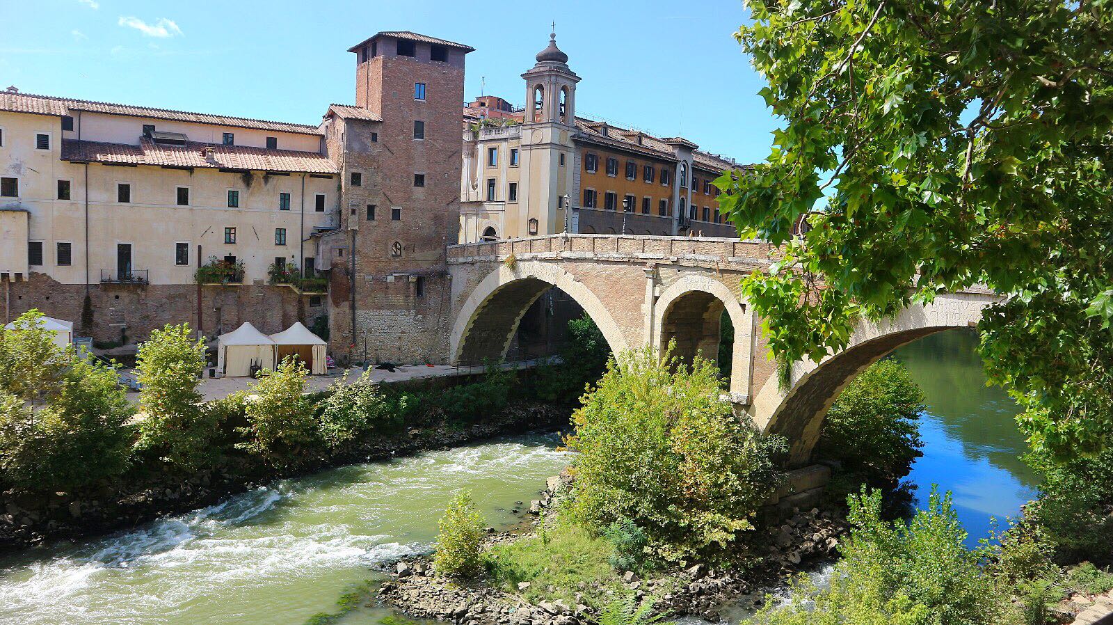 Welcome to Romeindeep.com - Guide esperte a Roma - Tiber Island and Trastevere district